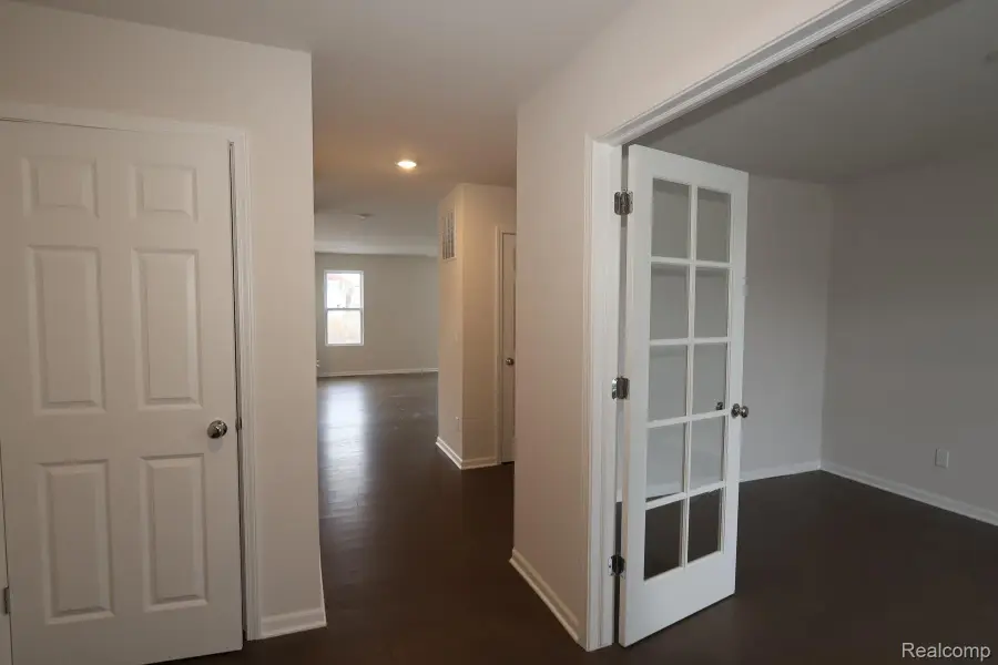 395 Edge Brook Drive, Holly, MI 48442 - Image #3