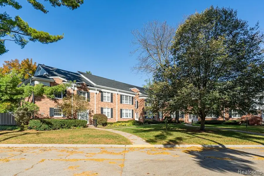 1760 Trailwood Path, Bloomfield, MI 48301 - Image #2