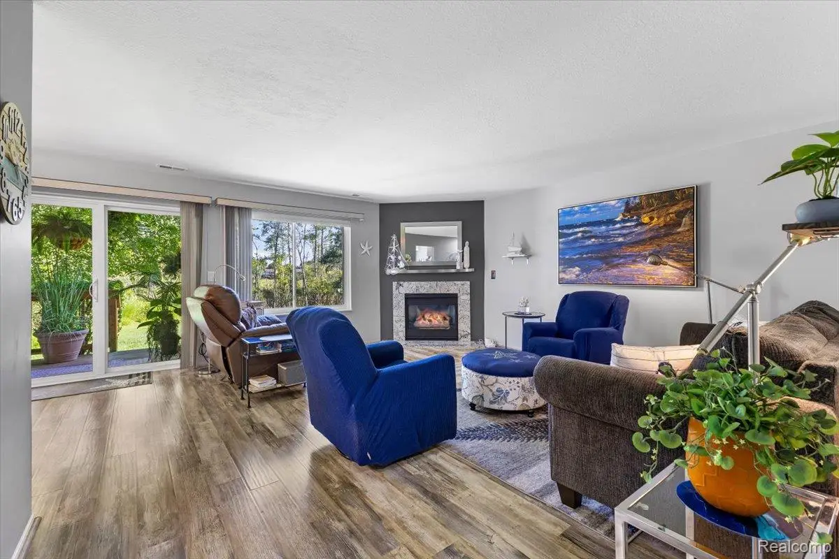 4884 Ashley Lane, Waterford, MI 48329 - Image #1