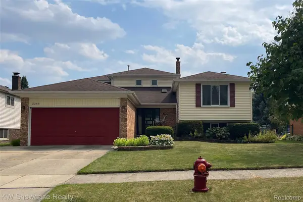 2268 Academy Drive, Troy, MI 48083