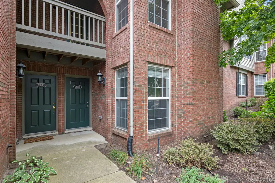 28139 Carlton Way Drive, Novi, MI 48377 - Image #2