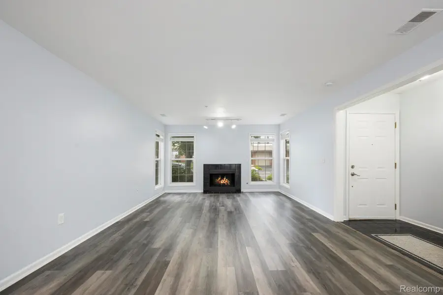 28139 Carlton Way Drive, Novi, MI 48377 - Image #3