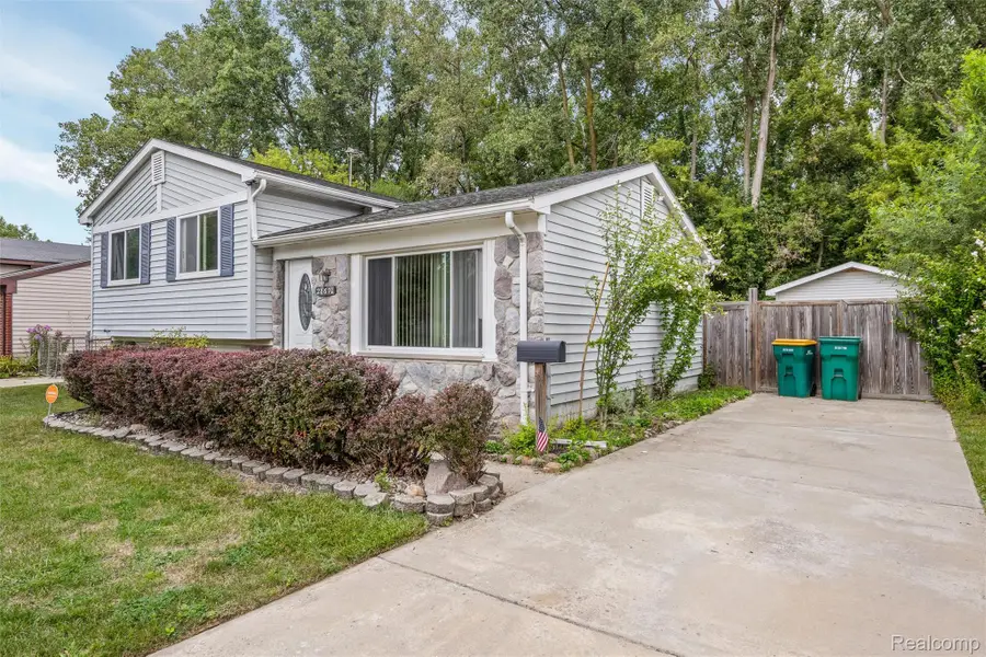 28670 Zellmer Street, Romulus, MI 48174 - Image #3