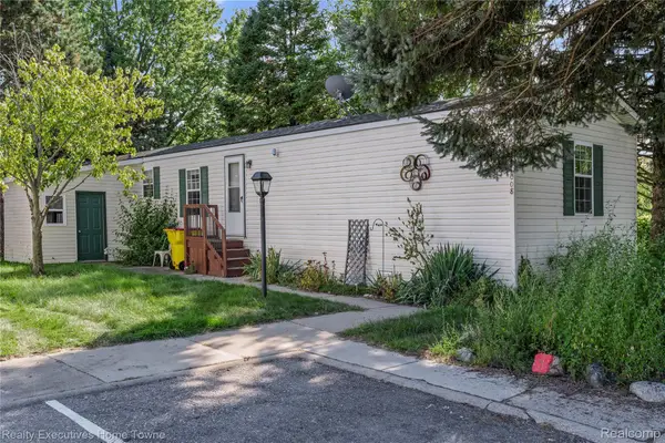 17008 Dalworth, Macomb, MI 48044