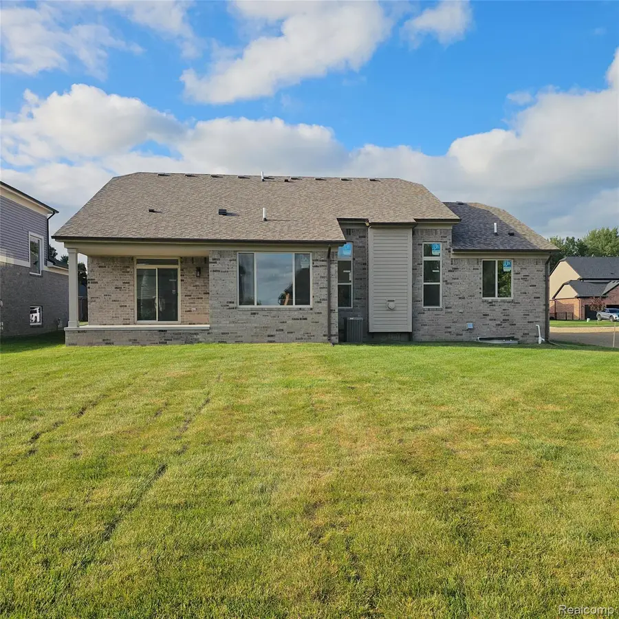 18620 Stallmann Drive, Macomb, MI 48042 - Image #2