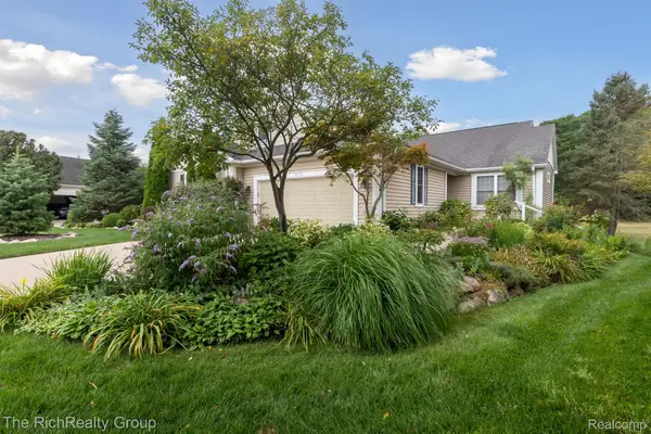 4172 Hamlet Cove #14, Bath, MI 48808