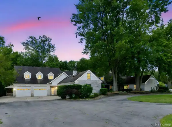 3215 Edgevale Drive, Lambertville, MI 48144