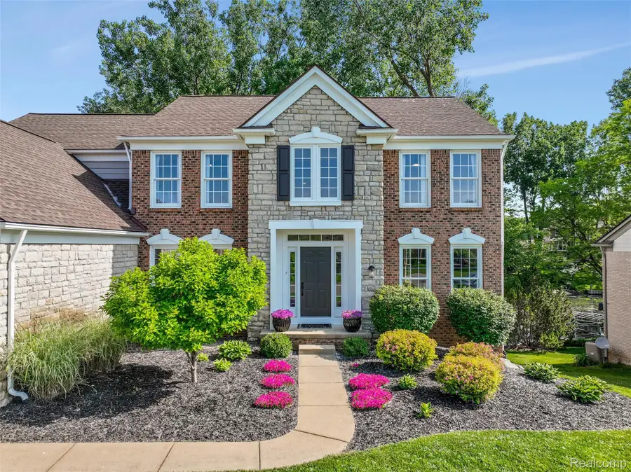 1412 Marina Pointe Blvd, Orion, MI 48362 - Image #2