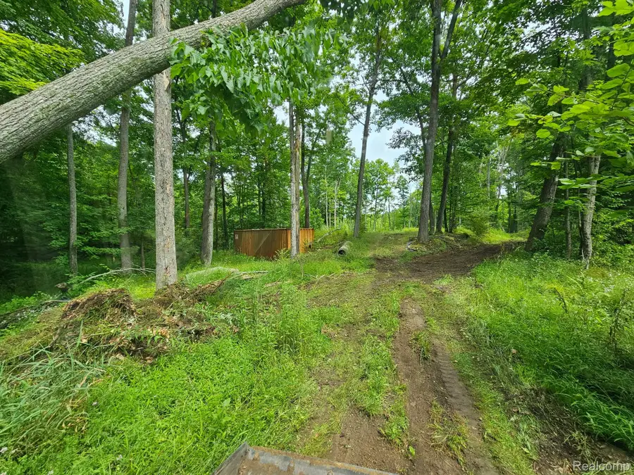 8600 Eagle Road, Davisburg, MI 48350 - Image #3