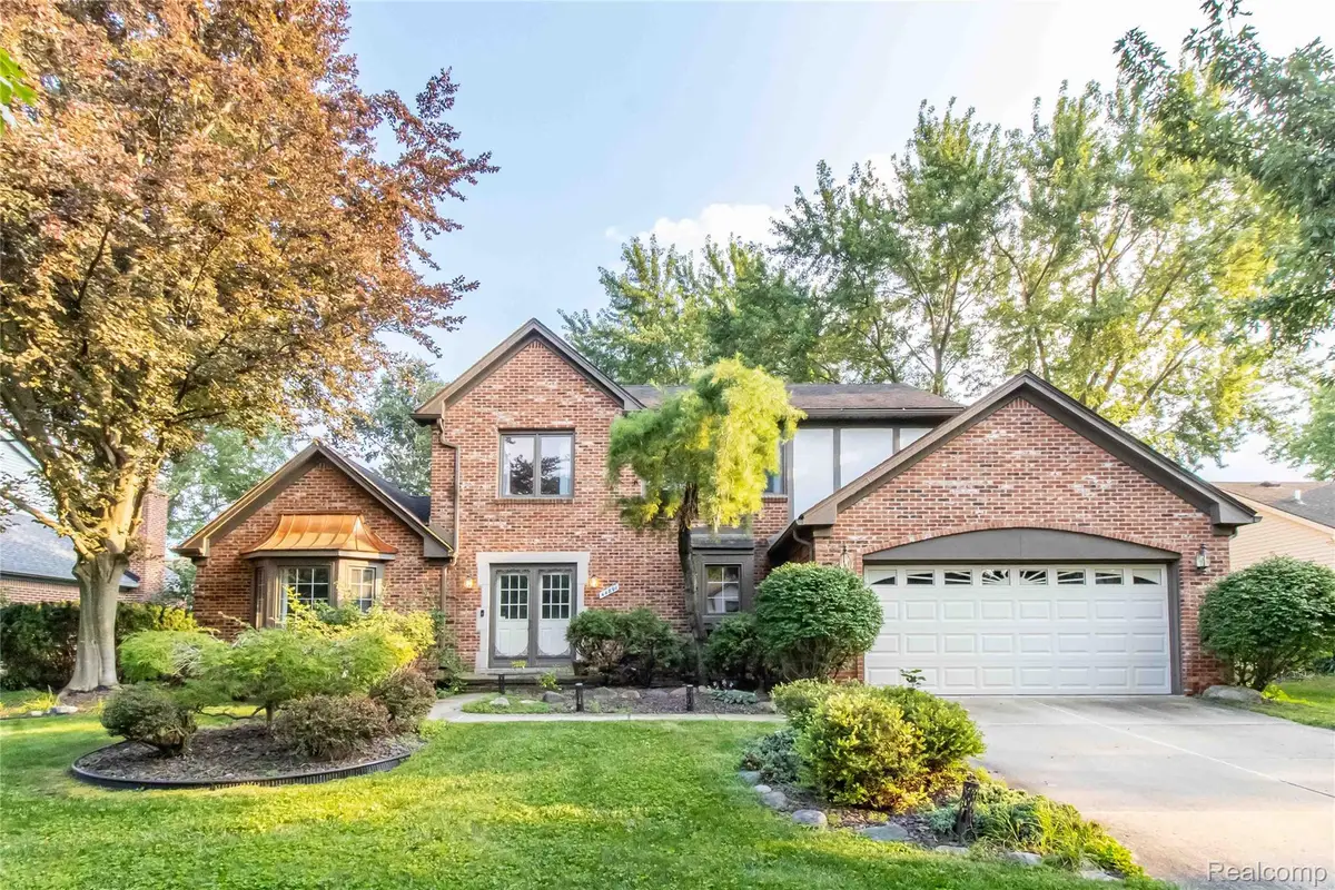 44891 Huntingcross Drive, Novi, MI 48375 - Image #1