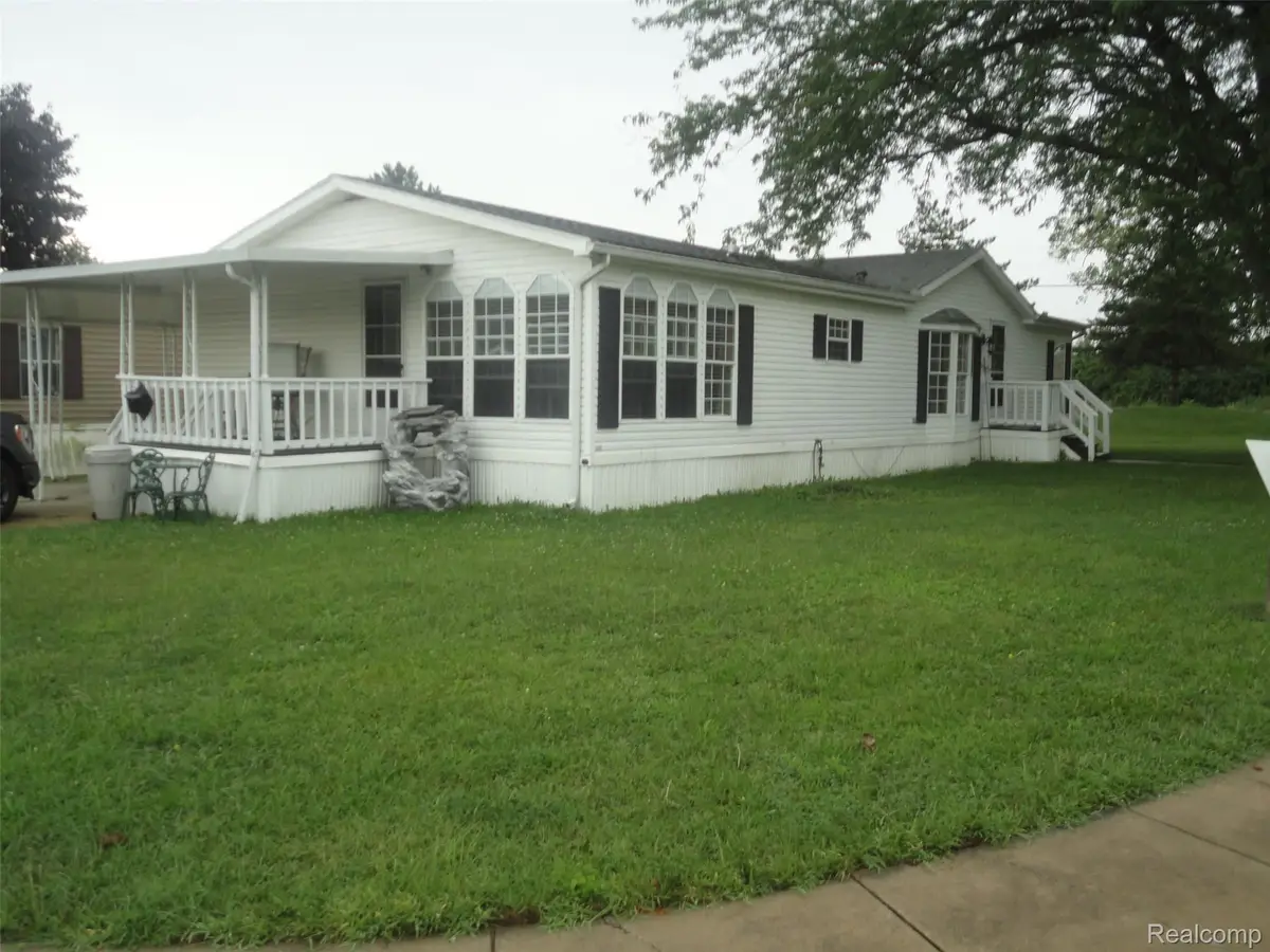 251 Inverness, Temperance, MI 48182 - Image #1