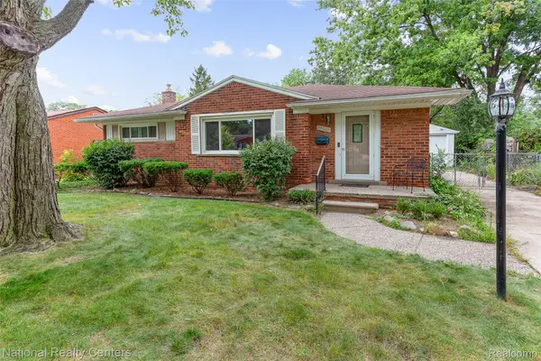 23065 Warner Street, Farmington, MI 48336