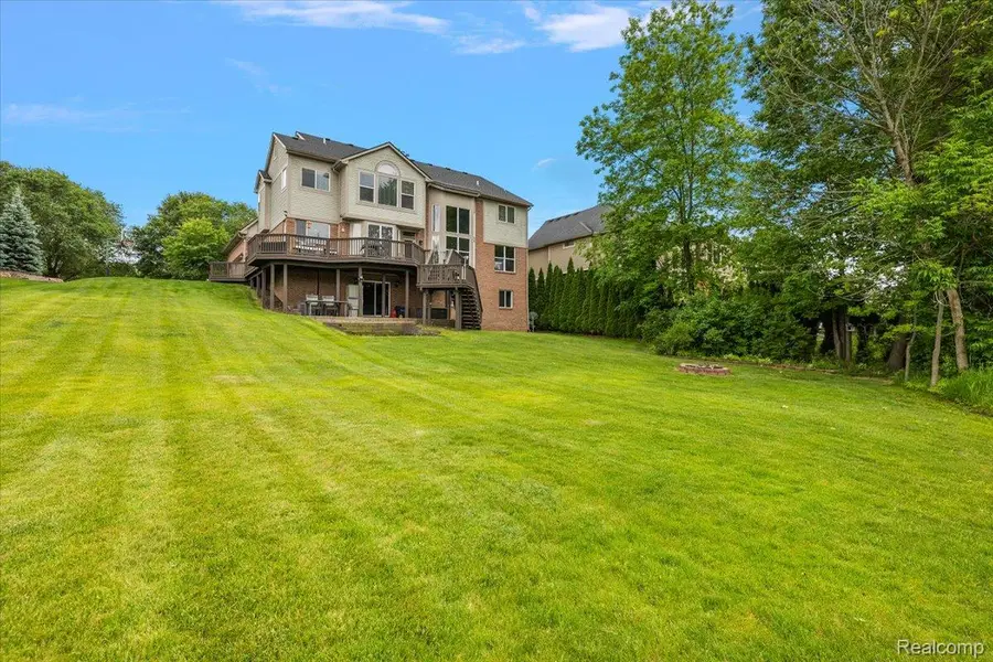 5390 Plantation Drive, Commerce Township, MI 48382 - Image #3