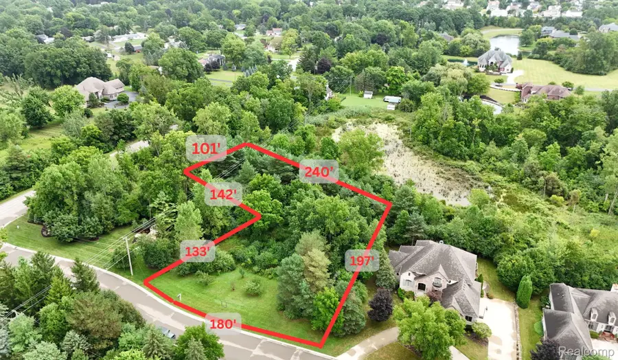 8285 Grovemont Court, Grand Blanc Charter Township, MI 48439 - Image #3