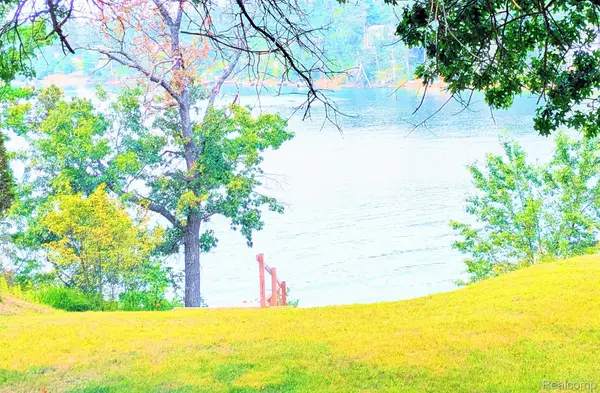 6140 Crystal, Johannesburg, MI 49751