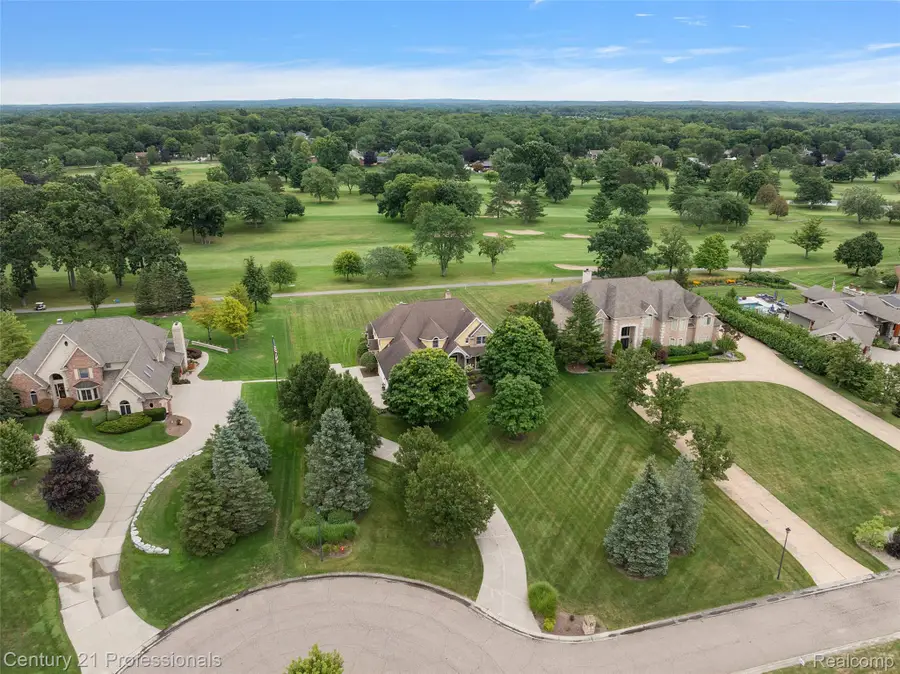9310 Fairway Trail, Grand Blanc Charter Township, MI 48439 - Image #3