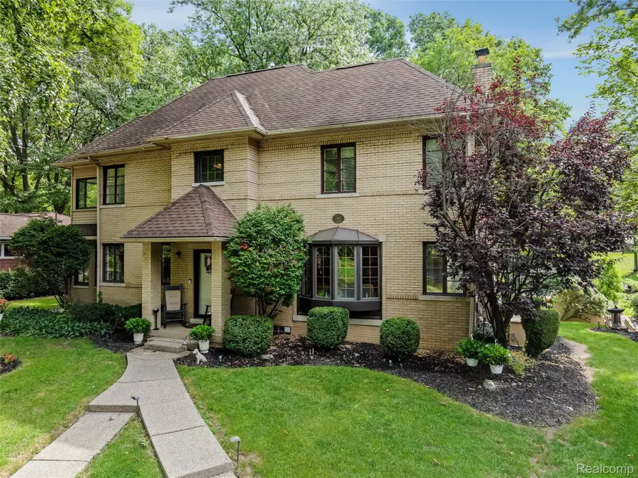 21071 Thorofare Road, Grosse Ile, MI 48138 - Image #2