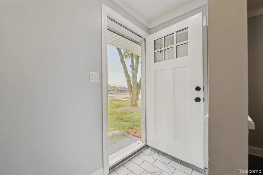 207 W Tienken Road, Rochester Hills, MI 48306 - Image #3