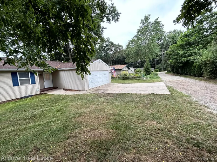 2540 Lister Drive, Pinckney, MI 48169 - Image #2