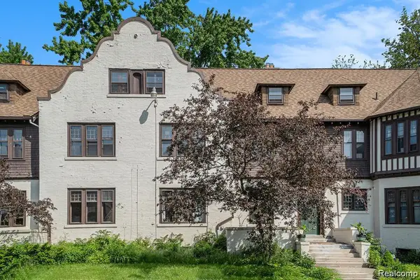 8123 E Lafayette Street, Detroit, MI 48214