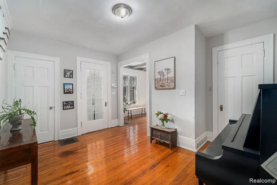 8123 E Lafayette Street, Detroit, MI 48214 - Image #3