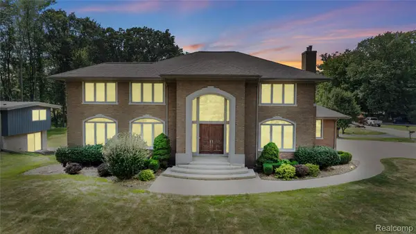 9281 Island Drive, GrosseIle, MI 48138