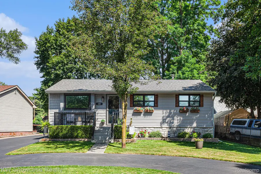 144 Bobolink Avenue, Commerce Township, MI 48382 - Image #2