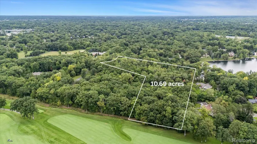 32500 Rockridge Lane, Farmington Hills, MI 48334 - Image #2