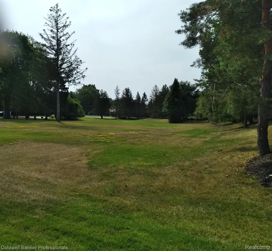 2530 South Boulevard W, Rochester Hills, MI 48309 - Image #2