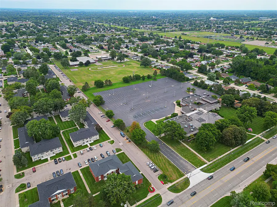 11810 15 Mile Road #10, Sterling Heights, MI 48312 - Image #3