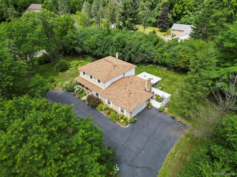 29876 Northbrook Street, Farmington Hills, MI 48334 - Image #2