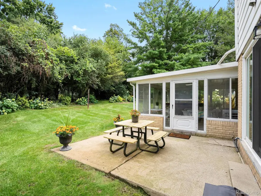 29876 Northbrook Street, Farmington Hills, MI 48334 - Image #3