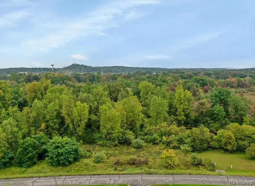 6095 Whispering Meadows Drive, White Lake, MI 48383 - Image #1