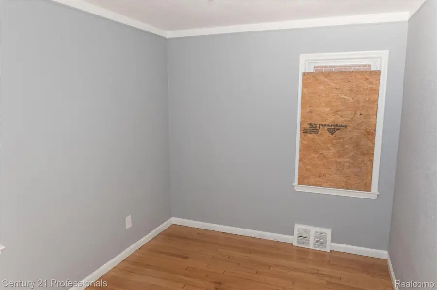 19372 Sunderland Road, Detroit, MI 48219 - Image #3