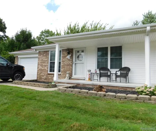 28091 Fair Oaks Lane #12, HarrisonTownship, MI 48045