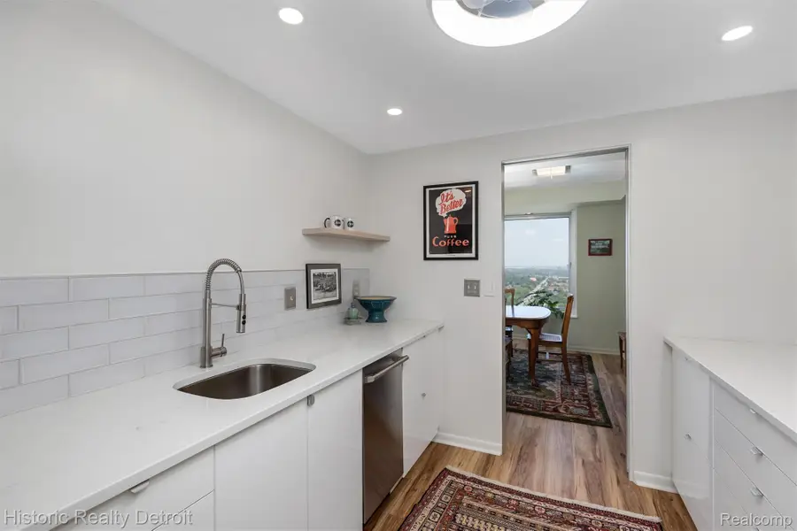 1300 E Lafayette #2407, Detroit, MI 48207 - Image #3