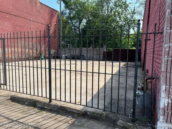 6338 Gratiot Avenue, Detroit, MI 48207