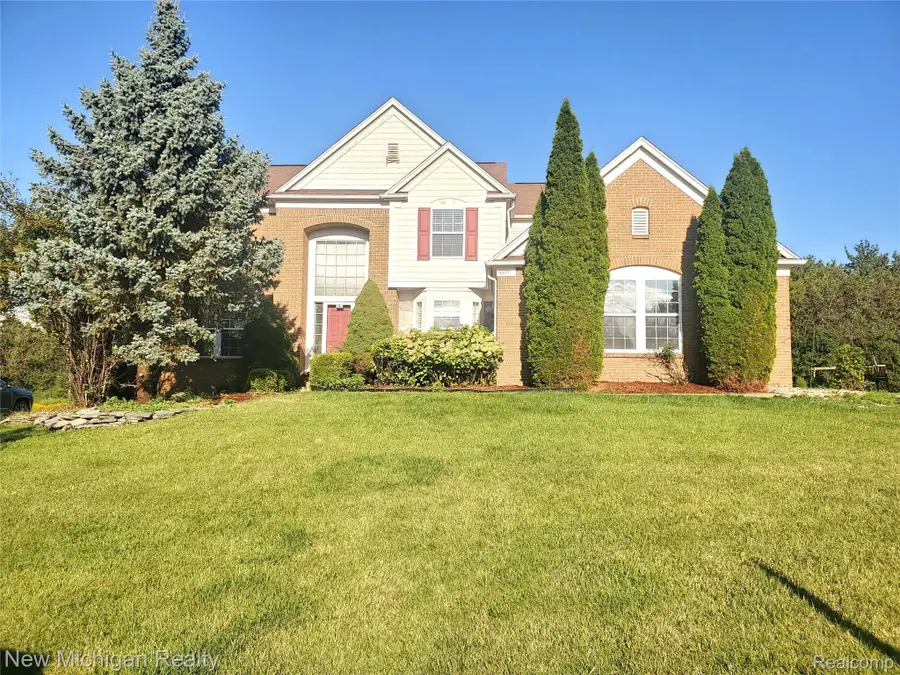 4377 Brighton Drive, Grand Blanc Charter Township, MI 48439 - Image #2