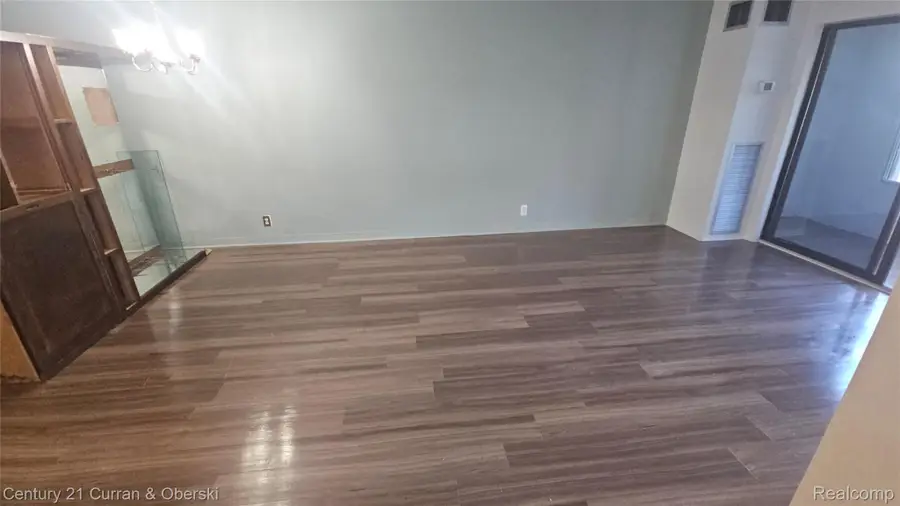 21800 Morley Avenue #211, Dearborn, MI 48124 - Image #2