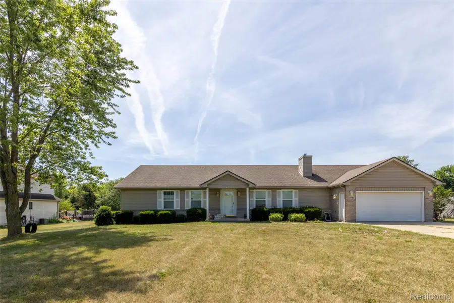 27750 Bell Road, New Boston, MI 48164 - Image #2
