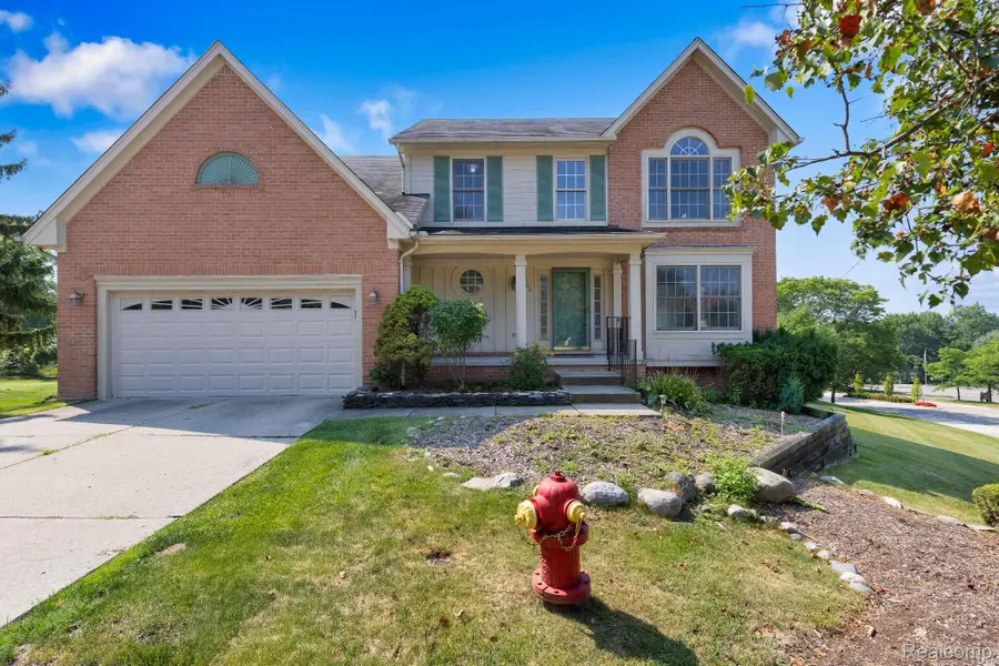 28006 Golf Pointe Boulevard, Farmington Hills, MI 48331 - Image #3