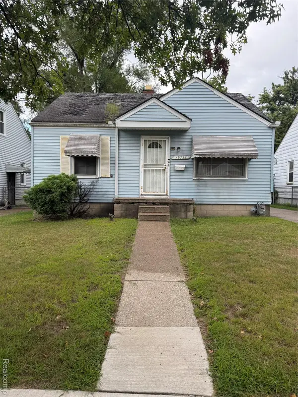 19336 Huntington Road, Detroit, MI 48219