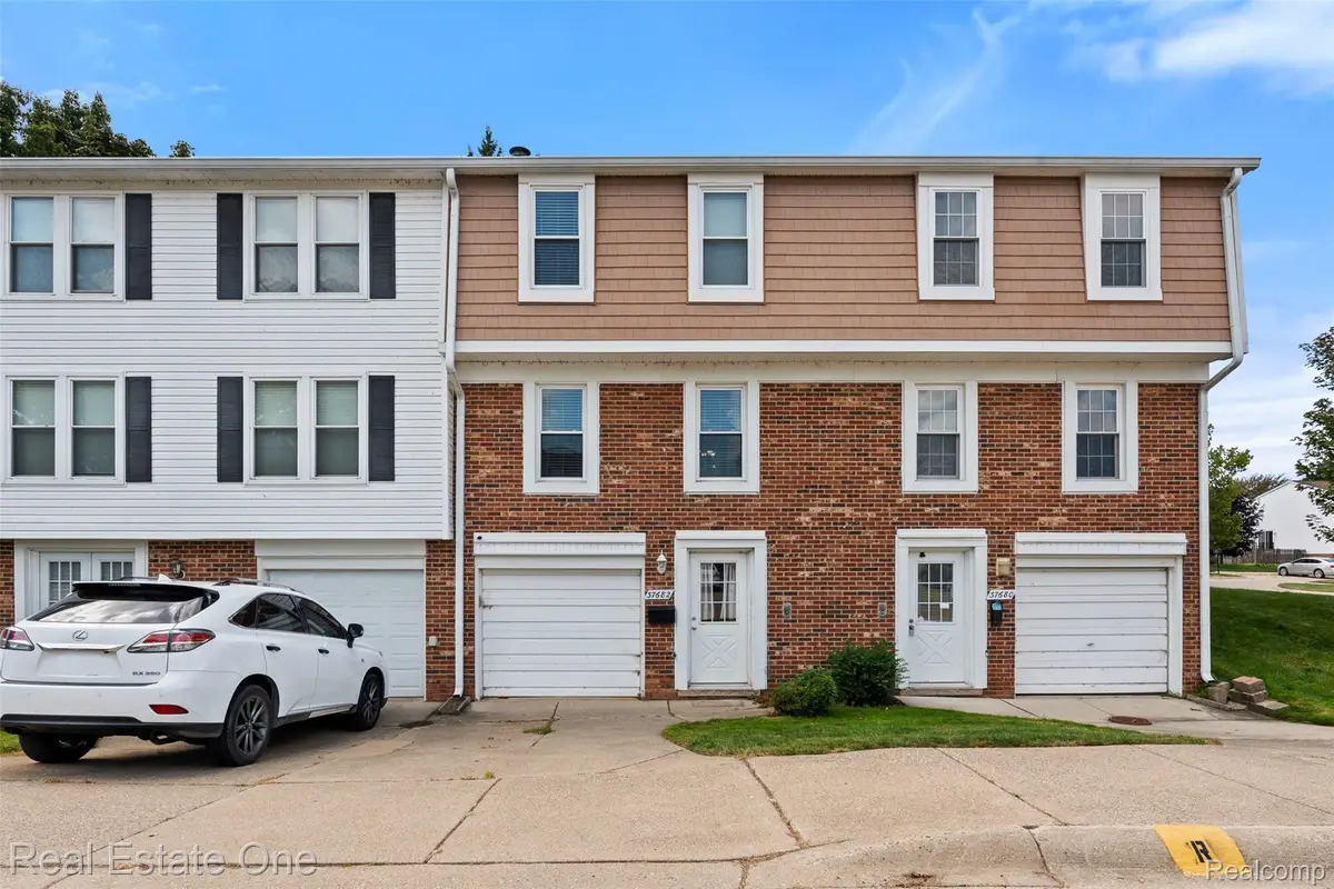 37682 Charter Oaks Boulevard, Clinton Township, MI 48036 - Image #1