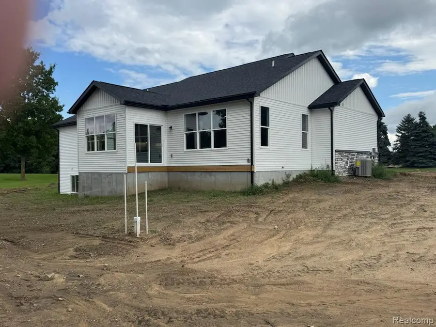 2264 Equestrian Trail Drive, Metamora, MI 48455 - Image #2