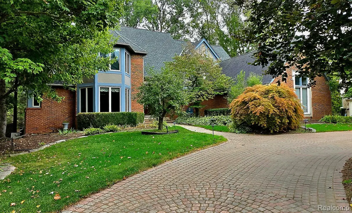 27950 Copper Creek Lane, Farmington Hills, MI 48331 - Image #1