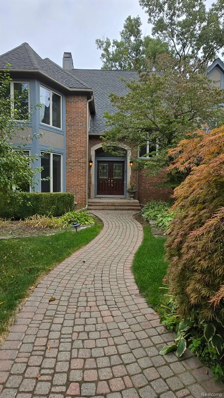 27950 Copper Creek Lane, Farmington Hills, MI 48331 - Image #2