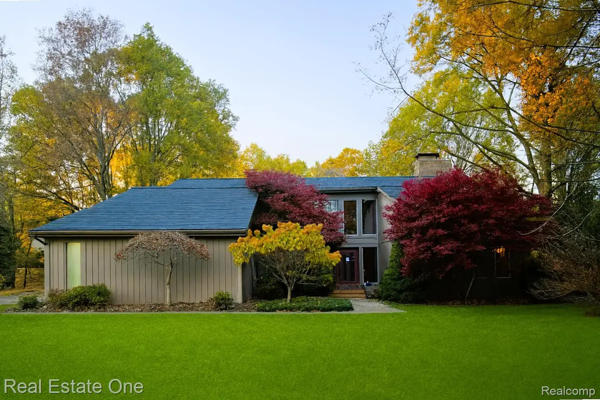 1065 Manderly Drive, Milford, MI 48381 - Image #1
