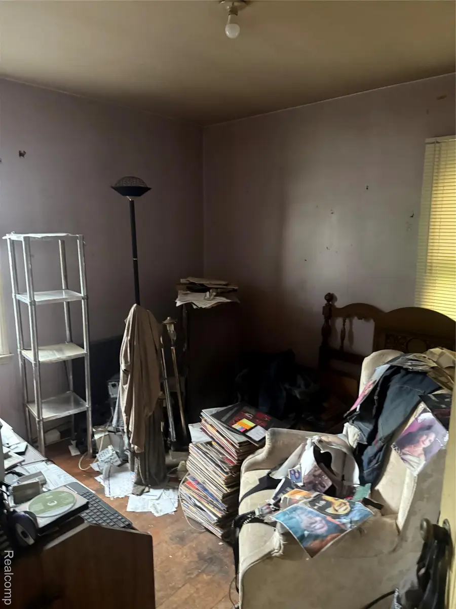 19363 Plainview Avenue, Detroit, MI 48219 - Image #2