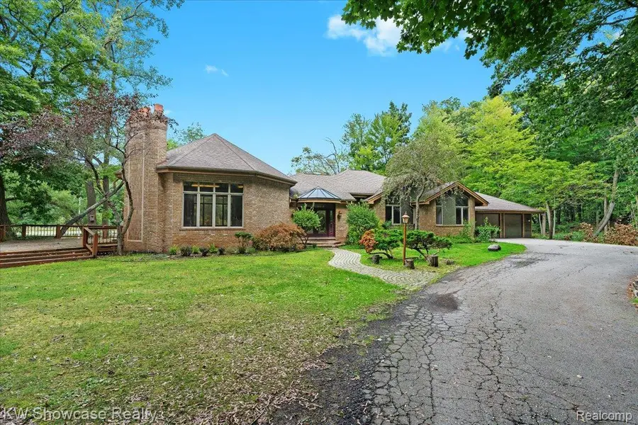 7950 Clement Road, Clarkston, MI 48346 - Image #2