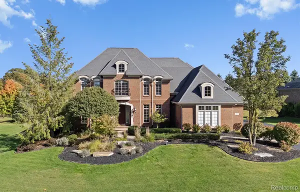 3889 Trout Creek Lane, Rochester, MI 48363